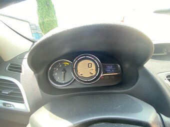 Renault Megane 1,9 Dci - 96 kW - po STK - 7