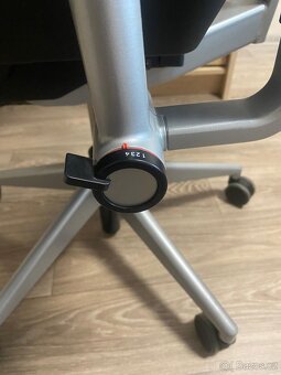 Profesionální kancelářské křeslo Steelcase Please - 7