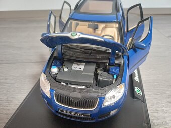 Abrex Škoda roomster 1:18 Blue - 7