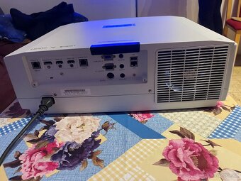 Profesionalny Prrojektor NEC PA703W 7000 ANSI,Lumen - 7