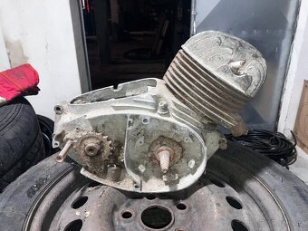 motor z motocyklu ČZ 150 - 7