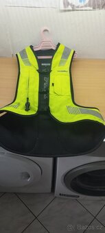 Erbegová vesta na motorku - 7