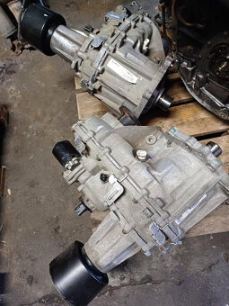 Těhlice,brzdič,rameno,tlumič,náprava,motor Mercedes W470 - 7