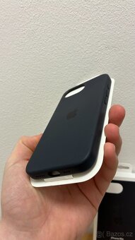 Apple Silikonový kryt na iPhone 16e černý - 7