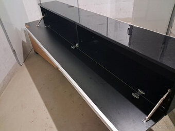 Tv stolek + závěsná skříňka Ikea Besta - 7