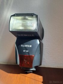 Fujifilm X-S10 v záruce , 3 objektivy, blesk a příslušenství - 7