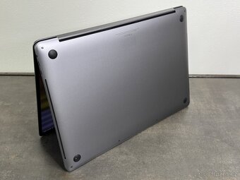 MacBook Pro 16" 2019 i9 / 64GB RAM / 1TB SSD / SG - 7