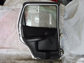 Prodám díly z nebourané SUZUKI IGNIS 4x4, rv: 2005 - 7