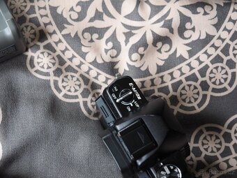 Olympus OM-D E-M10 II s objektivem 14-42 EZ černý PRODÁNO - 7