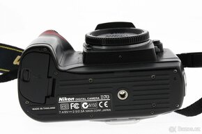 Zrcadlovka Nikon D70 + příslušenství - 7