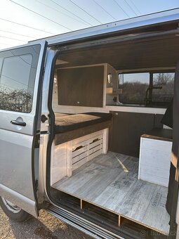Přestavěný VW T5 připravný na nová dobrodružství - 7