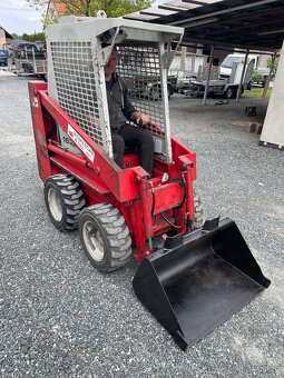 Smykový nakladač Gehl 1620, 1100 kg, motor ISUZU, 2100 mth - 7
