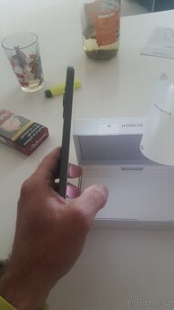 Mobilní telefon HONOR 400 LITE - 7