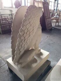Kamenné pískovcové sochy Griffinů - 7