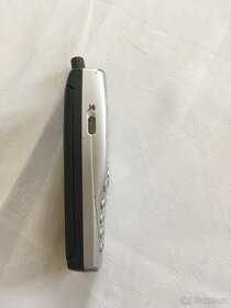 Alcatel OT-501: krásný retro mobil bez foťáku - 7