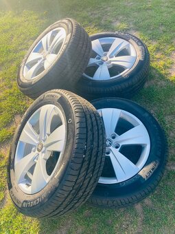 Originální sada Škoda Superb, 215/55 R17, Michelin - 7