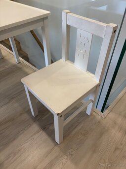 Dětská postýlka IKEA Kritter, stoleček a židličky - 7
