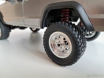 RC AUTO 4x4 Jeep Cherokee 1:12 - 7