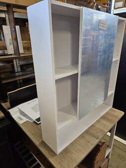 NOVÁ ZÁVĚSNÁ KOUPELNOVÁ SKŘÍŇKA - 7