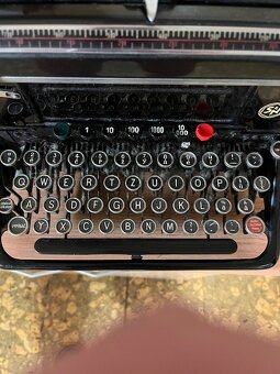 Prodám starý psací stroj Naumann IDEAL,plně funkční - 7