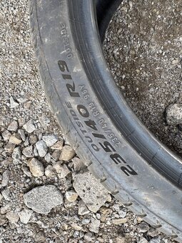 235/40 r19 Pirelli - 7
