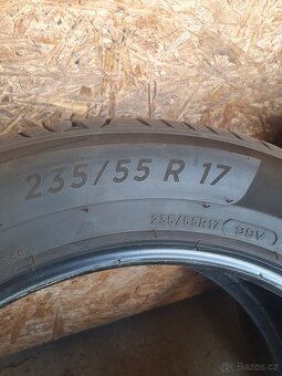 235 55 r 17 dezén 85% R. V. 2023 Michelin letní R 17 235/55 - 7