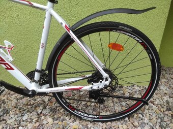 Značkové trekové kolo Merida Crossway 28"/21,5" disk - 7