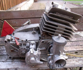 Závodní motor čz 250 vodník válec hlava šoupě kartery - 7