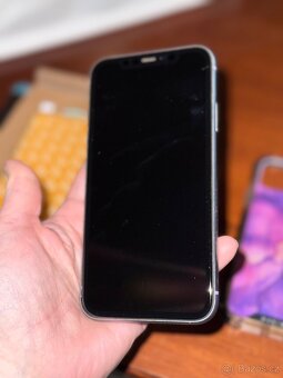iPhone 11 Pro 256 gb vcetne pancer glass - 7