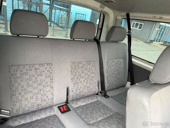 VW Transporter T5 9 MÍST - 7