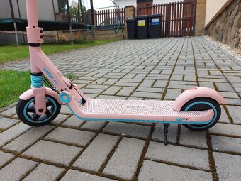 Elektrokoloběžka Ninebot eKickScooter ZING E8 - 7