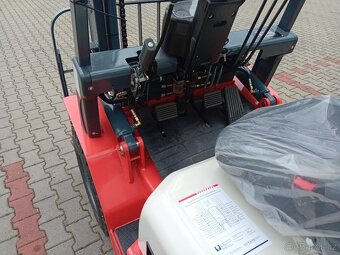 Vysokozdvižný vozík 2.5T, 3.0m zdvih, DIESEL - 7