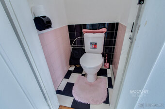 Pronájem slunného bytu - garsoniéry, 30 m2, ul. U Kolejí, Pr - 7