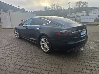 Tesla Model S85 Free Supercharger - 7