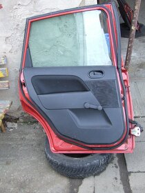 Prodám dveře Ford Fiesta Mk5 - 7