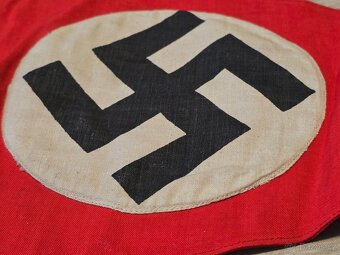 Trojcípá NSDAP vlajka - top stav - 7