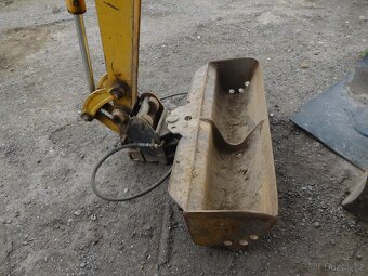 Pásový bagr Komatsu 3,6 tuny - 7