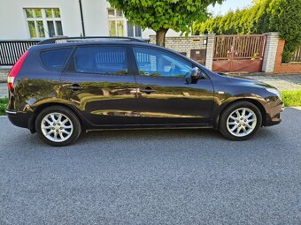 Hyundai i30 1.6i CW 130 km najeto - 7