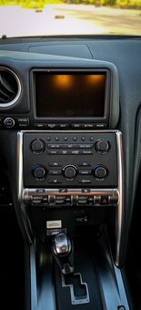 Nissan GTR - 7