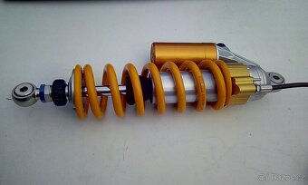 Moto Guzzi V85 TT zadní tlumič Öhlins - 7