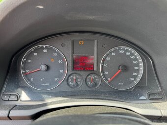 Prodám VW Golf V 1.4 benzin 59kw, r.v. 2008 - 7