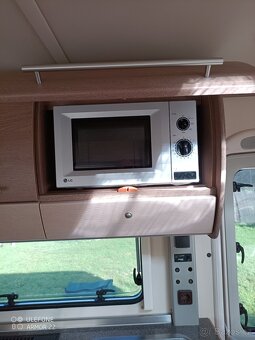 Prodám karavan Fendt 650 dvouosy - 7