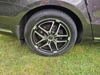 VW Passat Variant B7 103KW/140HP Higline + zimní pneu - 7