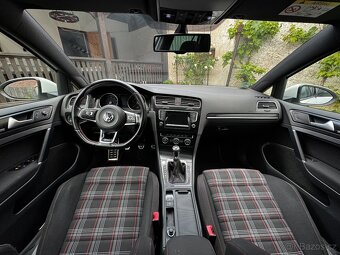 Volkswagen Golf GTI Performance - 7