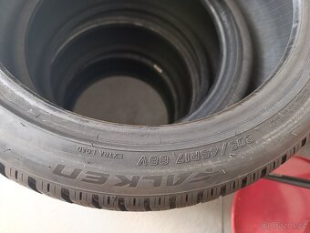Zimní pneu Falken 205/45 R17 - 7
