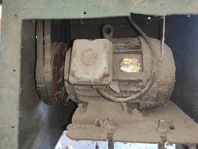 Dvoukotoučová bruska 2,2kW - 7