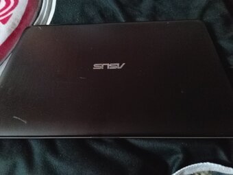 Prodám notebook Asus - 7