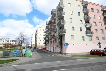 Pronájem bygtu ve Stodůlkách 2KK - 7