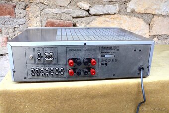 YAMAHA A 520 - 7