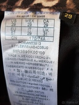 Kalhoty zvířecí vzor GUESS velikost M - 7